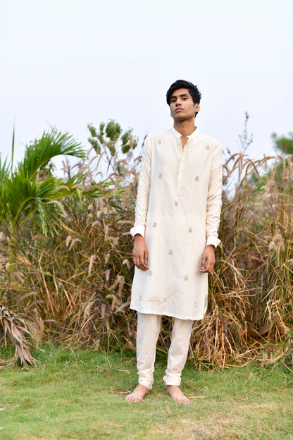 Off-white rose kurta set